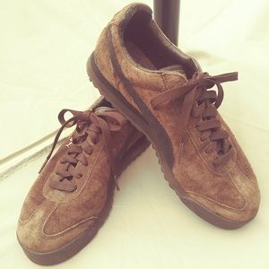 Women's brown suede Pumas